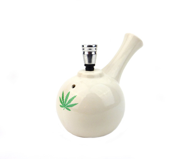 Bowl with Leaf Keramiek Bong 15cm wit
