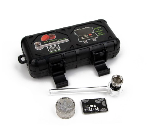 Glass Pipe and Grinder in Hard Case Travelbox - Waterpijp-bong.nl